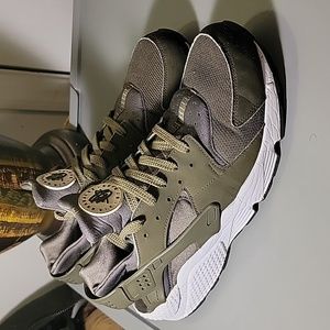 Nike Huarache 'Cargo'